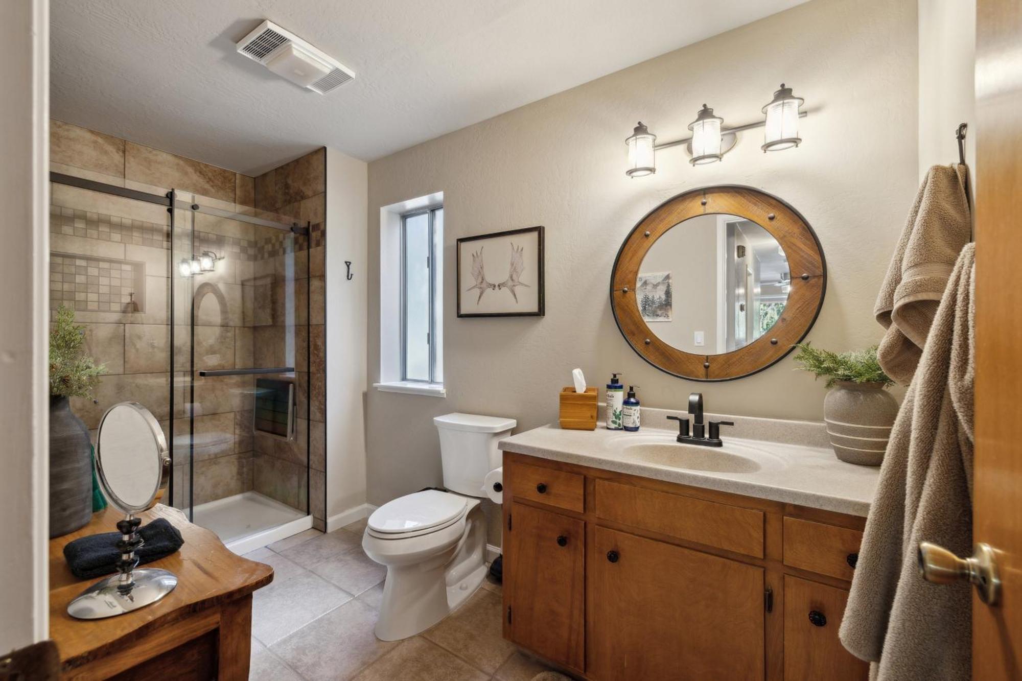 Whispering Pines Retreat Holiday home *