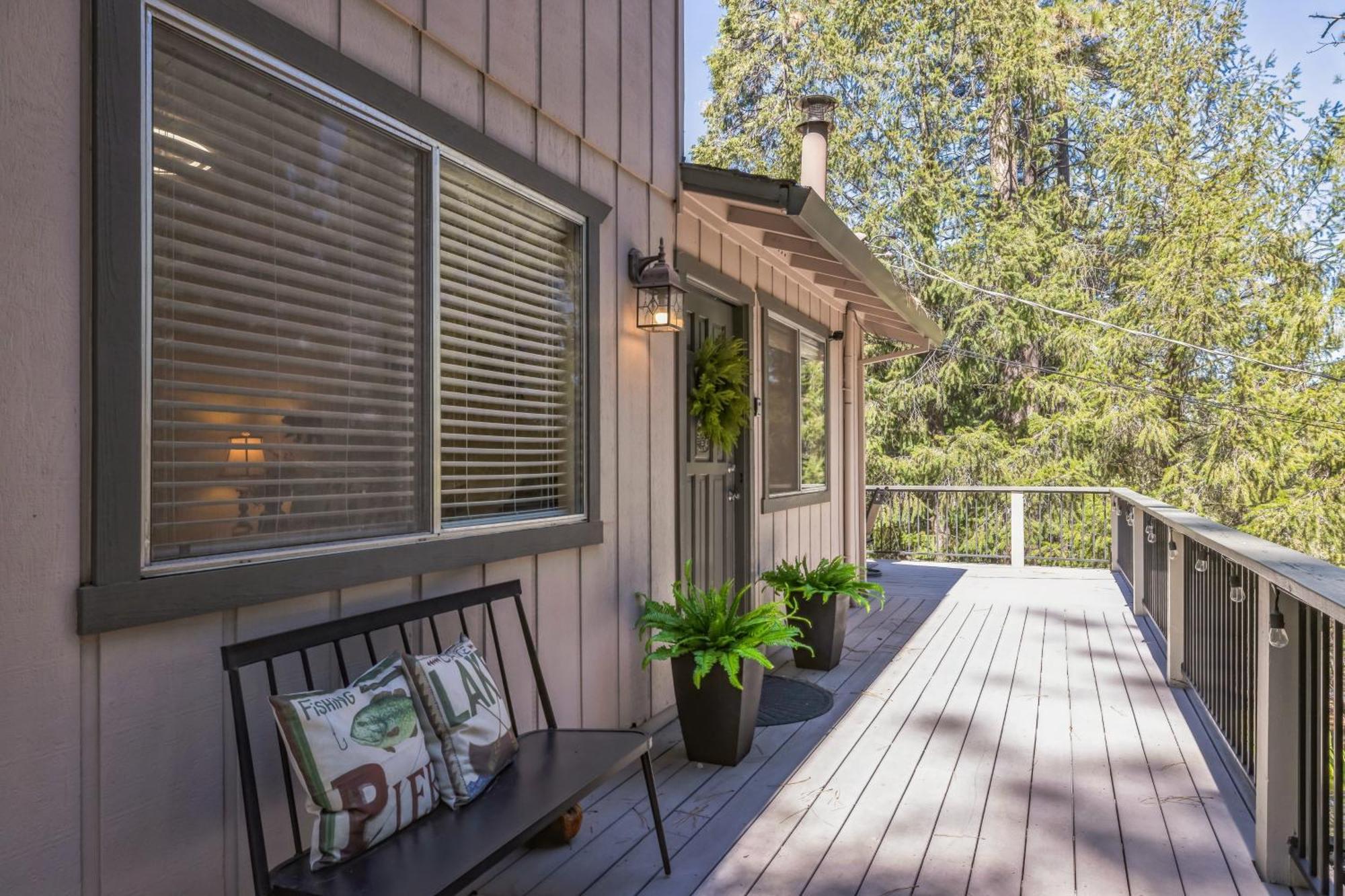 Whispering Pines Retreat Holiday home Groveland