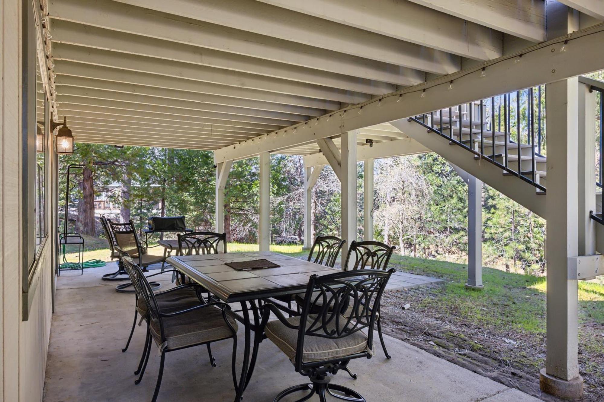 Whispering Pines Retreat *