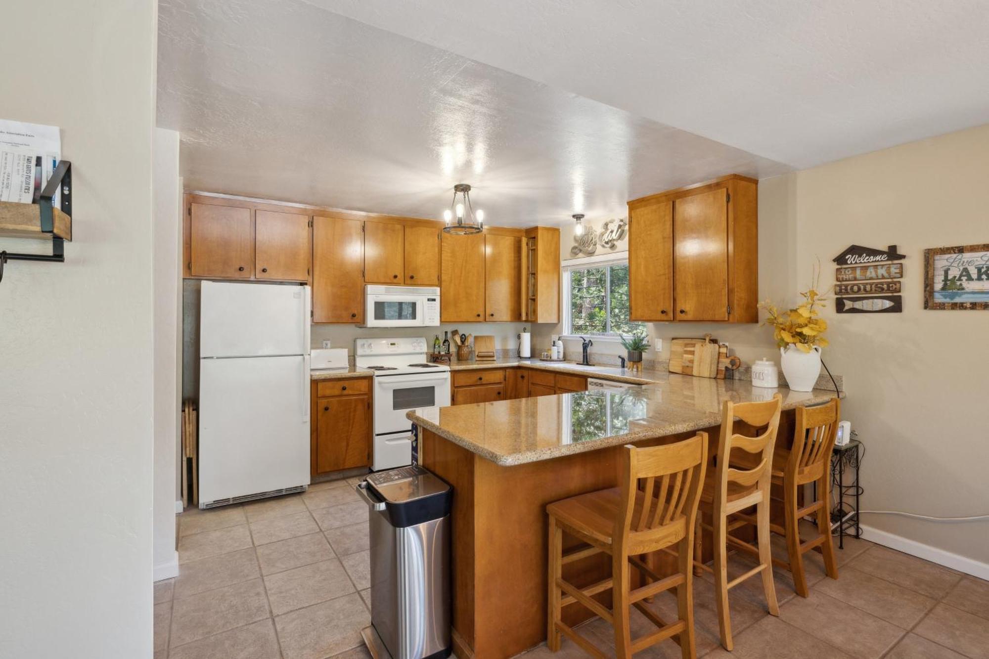 Whispering Pines Retreat Holiday home