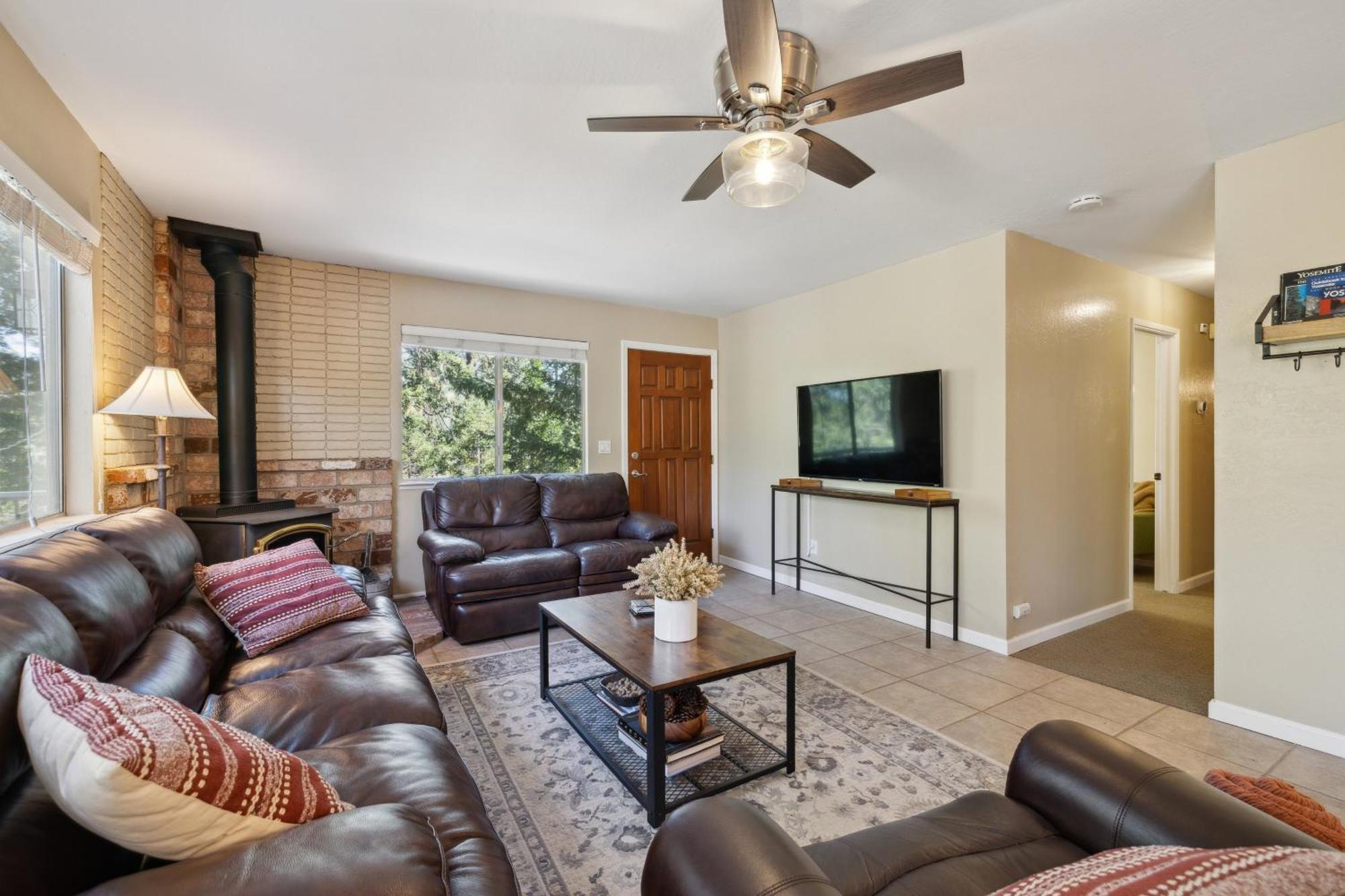 Whispering Pines Retreat Holiday home Groveland