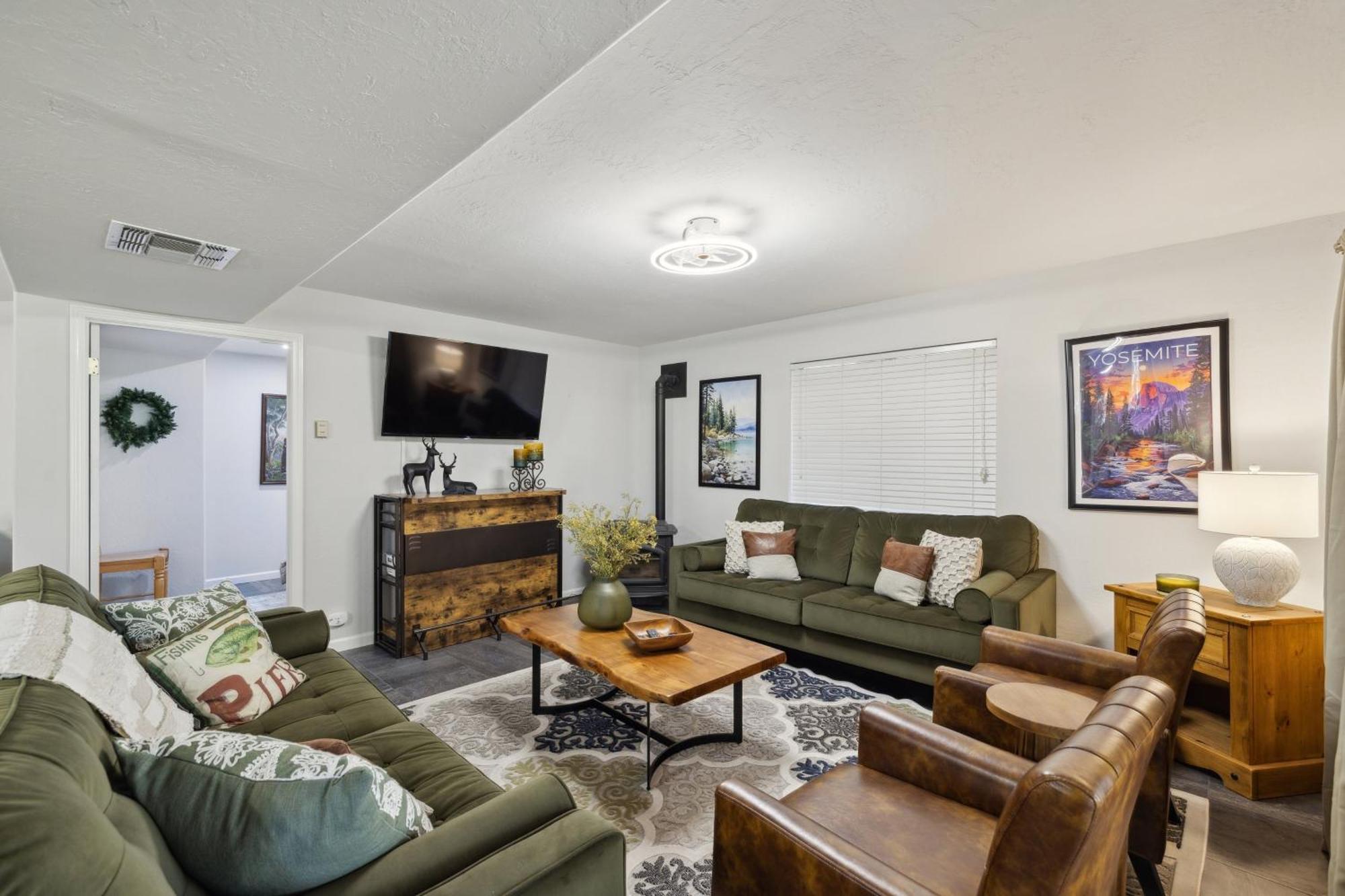 Whispering Pines Retreat Holiday home Groveland